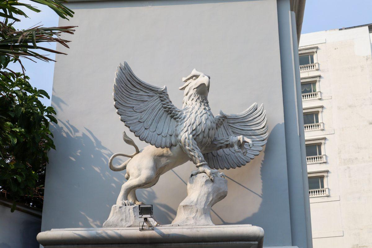 ‘Lights on the Lawn’ Canceled After Gryffin Revealed to be Artist, NOT Half-Eagle, Half-Lion Beast of Antiquity
